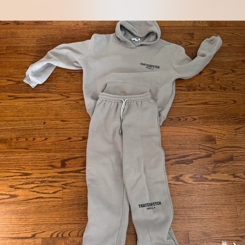 that’s so fetch sweatsuit bottoms XS(fit like small) and top is S/M(perfect size